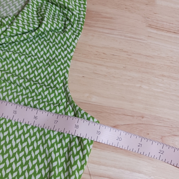 NWT Tahari Arthure S Levine Green Geometric Cowl Neck Size Large - Picture 6 of 7